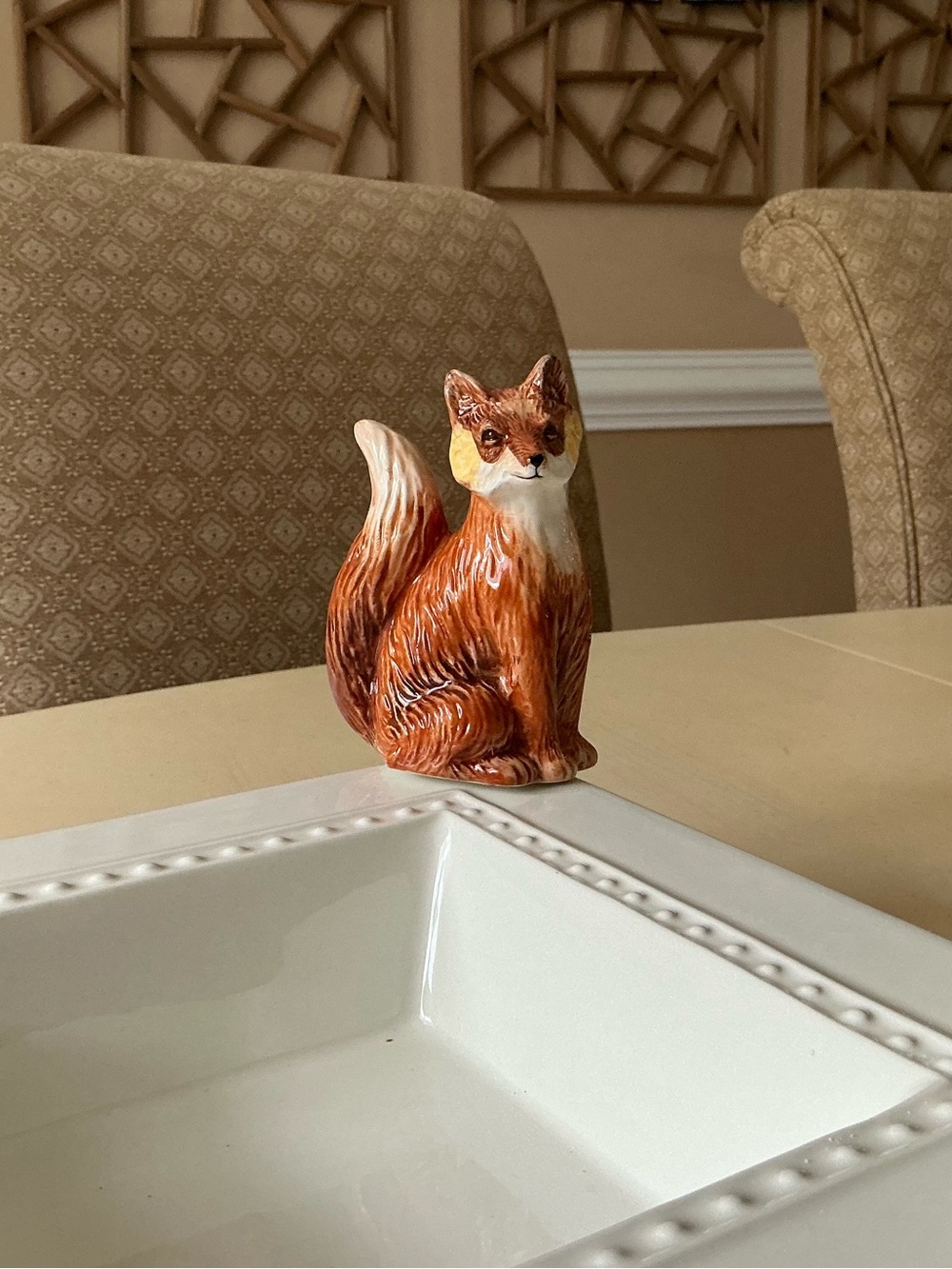 Beautiful Brown and White Fox Platter Decoration 🦊